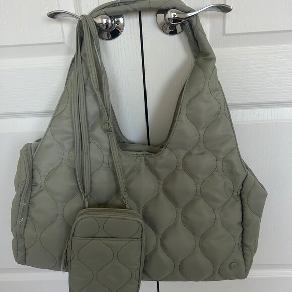 Samantha Brown To-Go Quilted Travel Hobo with Crossbody Bag SAGE nwt - Picture 2 of 16